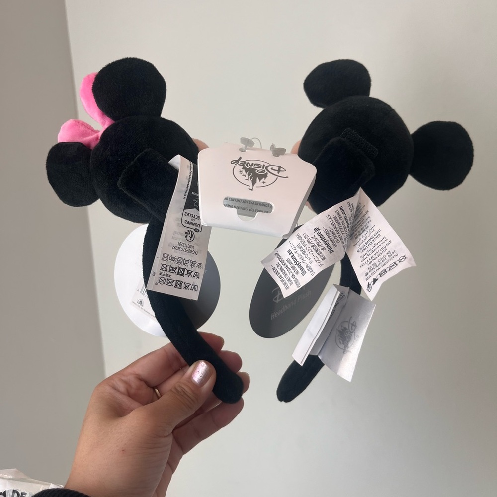 Disney 2026 Disney Valentines Mickey & Minnie Valentines Plush Ears - Picture 3 of 3